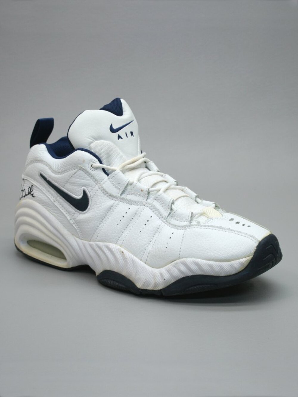 Nike Chris Mullin #17 Autographed Game-Worn/Used Signed Basketball Shoe Sneakers